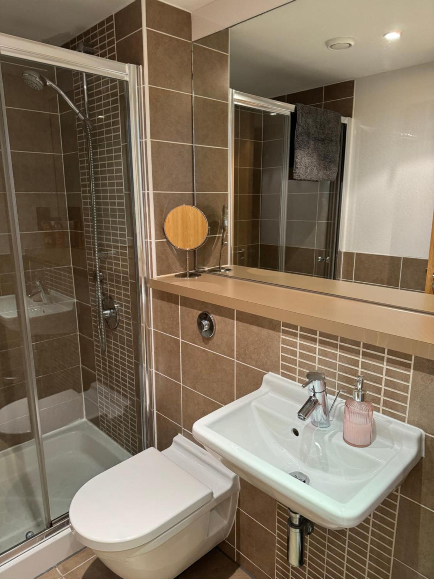 Merchant City Luxury 2 Bedroom Apartment With Secure Parking Available On Request Glasgow Buitenkant foto
